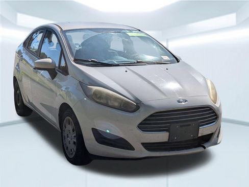 Used 2015 Ford Fiesta S FWD image 9