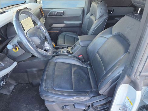 Used 2022 Ford Bronco Badlands image 4