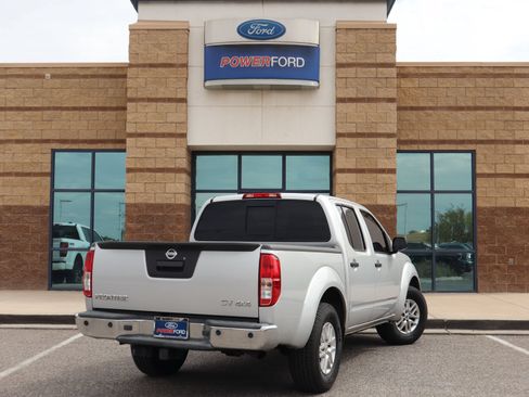 Used 2014 Nissan Frontier SV w/ SV Value Truck Package AWD/4WD image 6