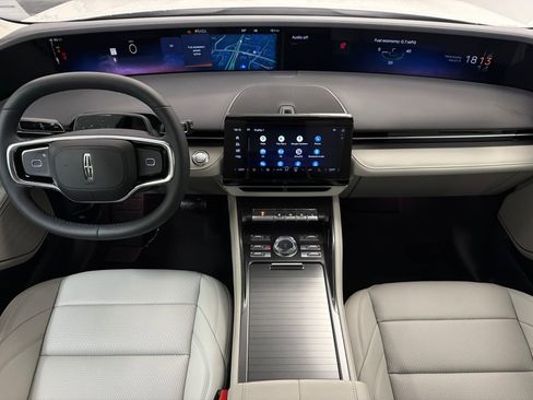 New 2026 Lincoln Nautilus Premier image 18