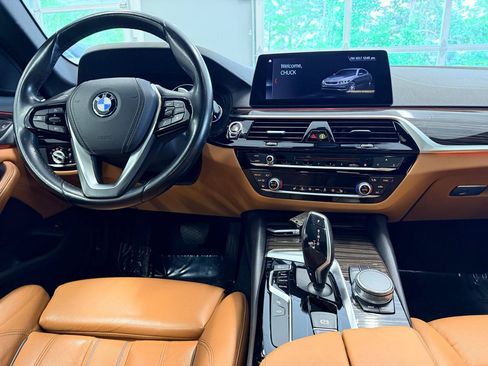 Used 2019 BMW 530i w/ Premium Package RWD image 31