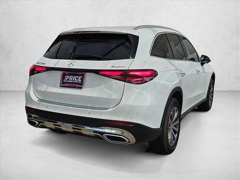 Used 2024 Mercedes-Benz GLC 300 4MATIC image 5