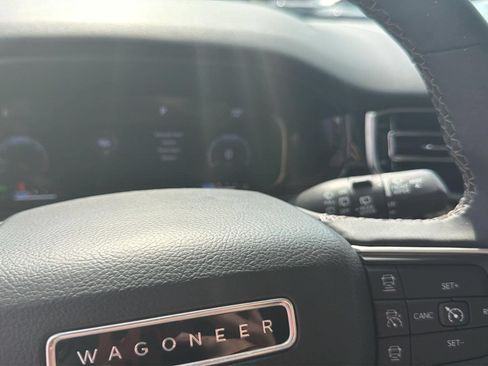Used 2023 Jeep Wagoneer Series II w/ Convenience Group I AWD/4WD image 14