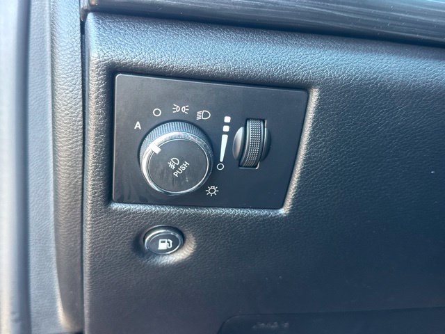 Used 2019 Jeep Grand Cherokee Laredo AWD/4WD image 12