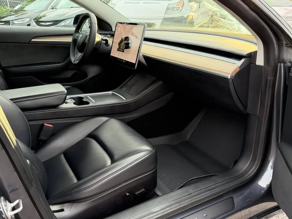 Used 2022 Tesla Model 3 RWD image 9