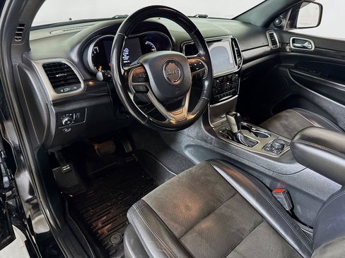 Used 2020 Jeep Grand Cherokee Altitude AWD/4WD image 7