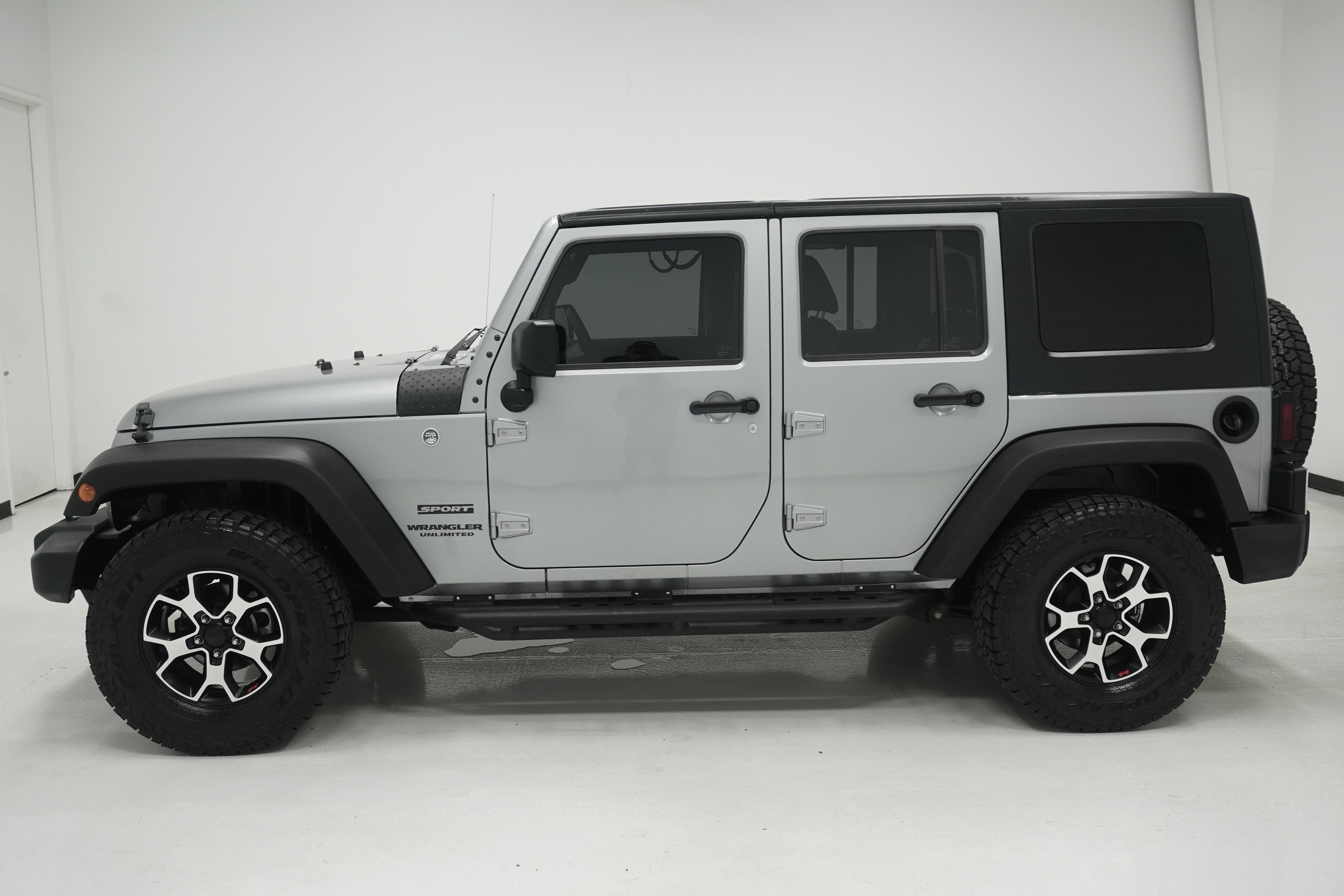 Used 2016 Jeep Wrangler Unlimited Sport AWD/4WD image 7