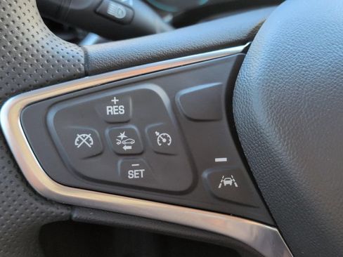Used 2023 Chevrolet Equinox LS FWD image 18