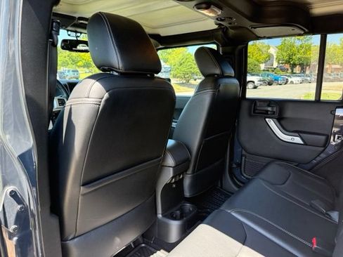 Used 2017 Jeep Wrangler Unlimited Sahara w/ Quick Order Package 24E Chief AWD/4WD image 27