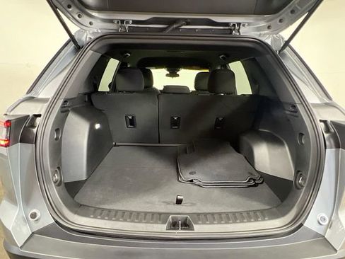 Used 2026 Chevrolet Equinox LT FWD image 27