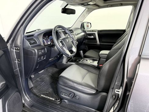 Used 2014 Toyota 4Runner SR5 RWD image 30
