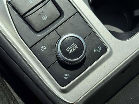 Used 2024 Ford Explorer XLT AWD/4WD image 21