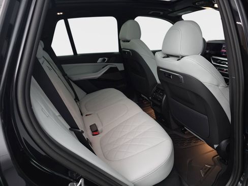 New 2026 BMW X5 xDrive40i w/ M Sport Package image 11