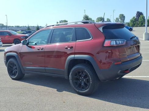 Used 2019 Jeep Cherokee Trailhawk w/ Cold Weather Group AWD/4WD image 6