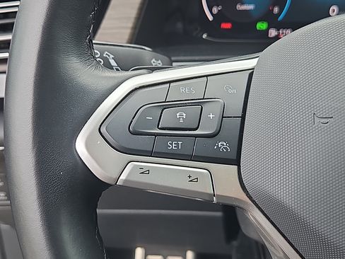 Certified 2024 Volkswagen Atlas SEL Premium R-Line AWD/4WD image 24