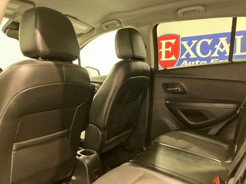 Used 2018 Chevrolet Trax LT w/ LT Convenience Package image 31