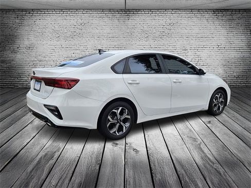 Used 2021 Kia Forte LXS image 5