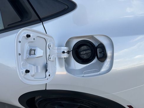 Used 2024 Toyota Prius Prime SE image 32