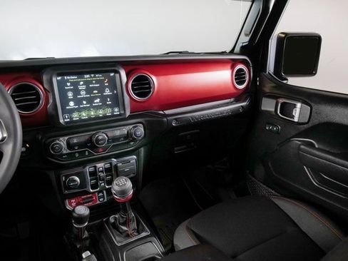 Used 2023 Jeep Wrangler Unlimited Rubicon AWD/4WD image 22