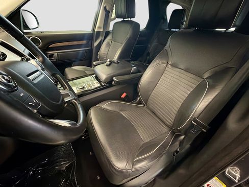 Used 2017 Land Rover Discovery HSE Luxury image 11