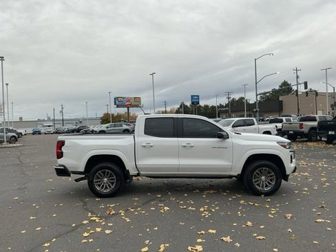 Used 2024 Chevrolet Colorado LT image 2