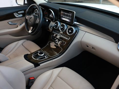 Used 2018 Mercedes-Benz C 300 Sedan w/ Premium Package image 21