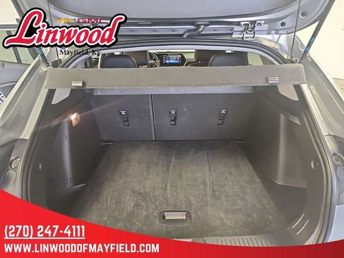 Used 2025 Chevrolet Trax LT FWD image 13