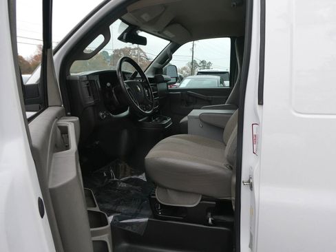 Used 2021 Chevrolet Express 2500 w/ Driver Convenience Package image 11