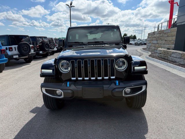 Used 2023 Jeep Wrangler Unlimited Sahara w/ Cold Weather Group AWD/4WD image 8