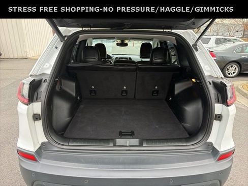 Used 2019 Jeep Cherokee Latitude Plus w/ Comfort/Convenience Group image 31