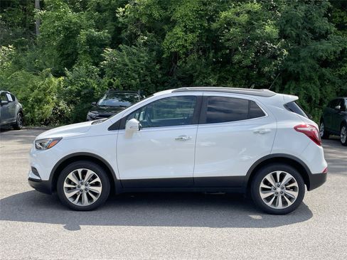 Used 2018 Buick Encore Preferred AWD/4WD image 2