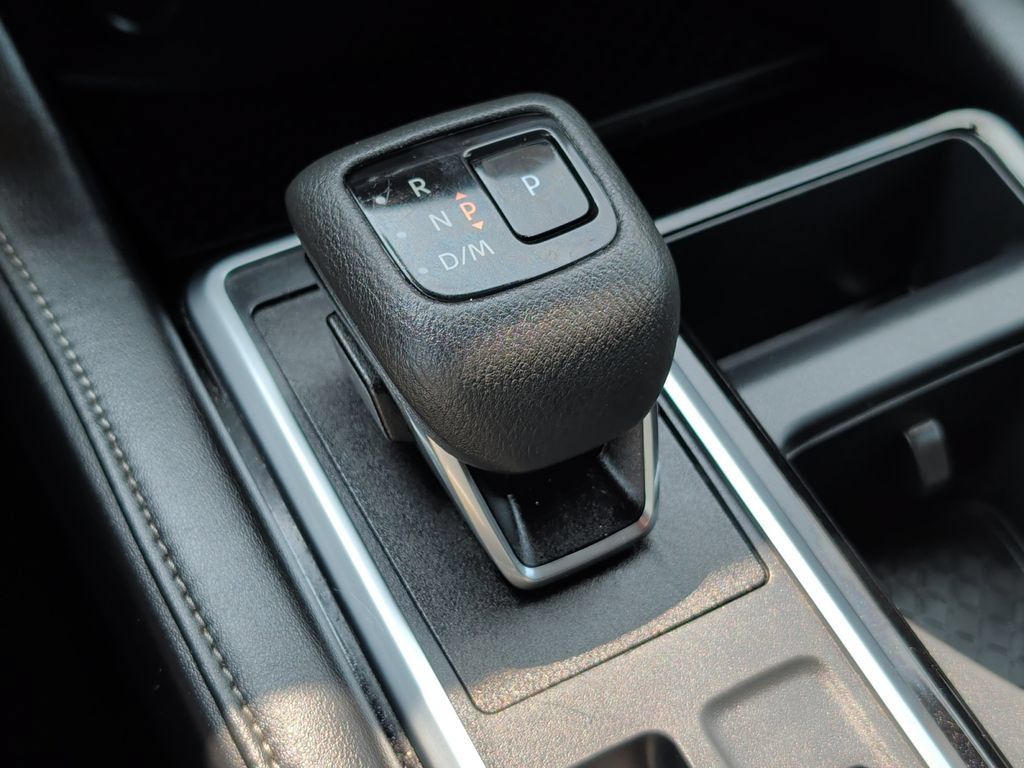 Used 2025 Nissan Pathfinder SV AWD/4WD image 24