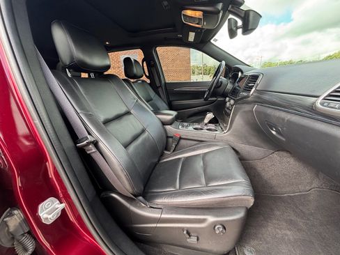 Used 2022 Jeep Grand Cherokee Limited image 24