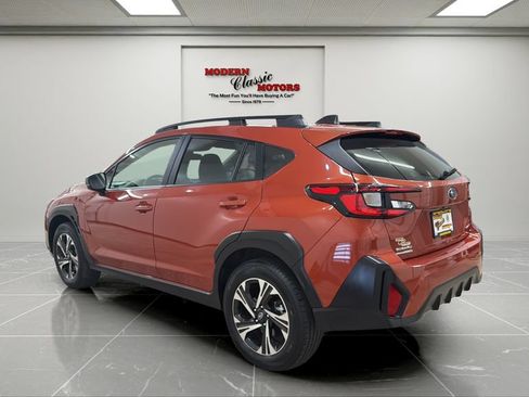 Used 2025 Subaru Crosstrek 2.5i Premium AWD/4WD image 3