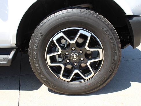 Used 2025 Ford Bronco Outer Banks AWD/4WD image 44