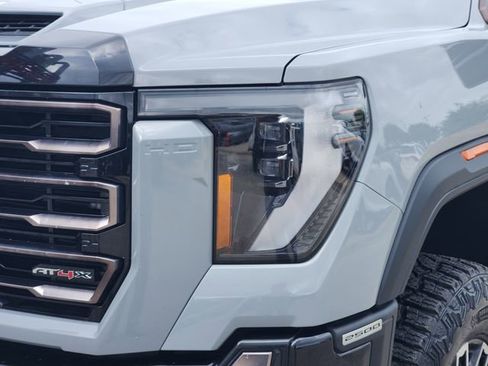 Used 2024 GMC Sierra 2500 AT4X image 6