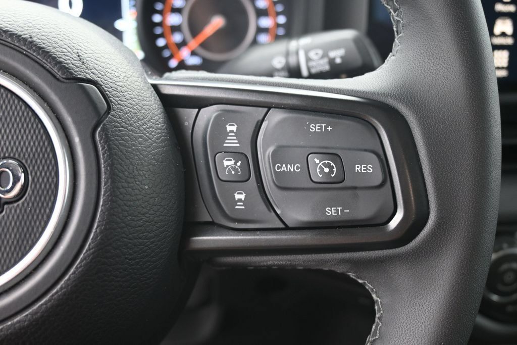 Used 2026 Jeep Gladiator Mojave AWD/4WD image 23