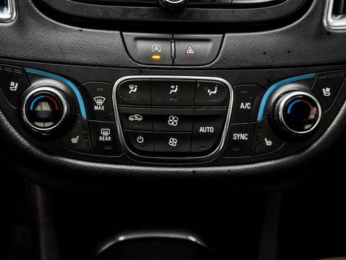 Used 2024 Chevrolet Malibu LT FWD image 18