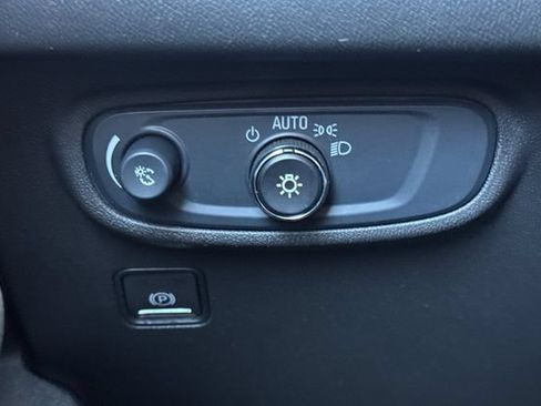 Used 2024 GMC Terrain SLE AWD/4WD image 42