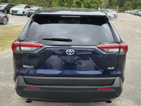 Used 2022 Toyota RAV4 XLE Premium image 4
