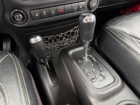 Used 2013 Jeep Wrangler Sahara w/ Dual Top Group image 26