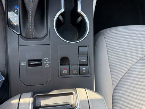 Used 2023 Toyota Highlander L FWD image 26