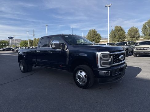 Used 2024 Ford F350 Platinum w/ FX4 Off-Road Package AWD/4WD image 7