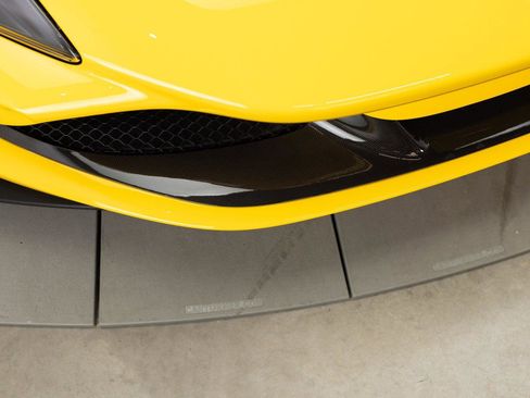 Certified 2021 Ferrari F8 Tributo RWD image 28