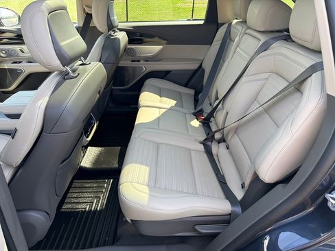 Used 2024 Lincoln Nautilus Reserve w/ Equipment Group 203A image 28