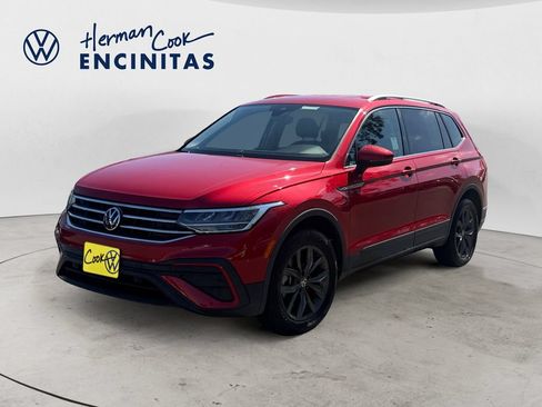 Certified 2022 Volkswagen Tiguan SE FWD image 1