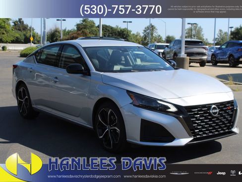 Used 2024 Nissan Altima 2.5 SR FWD image 5