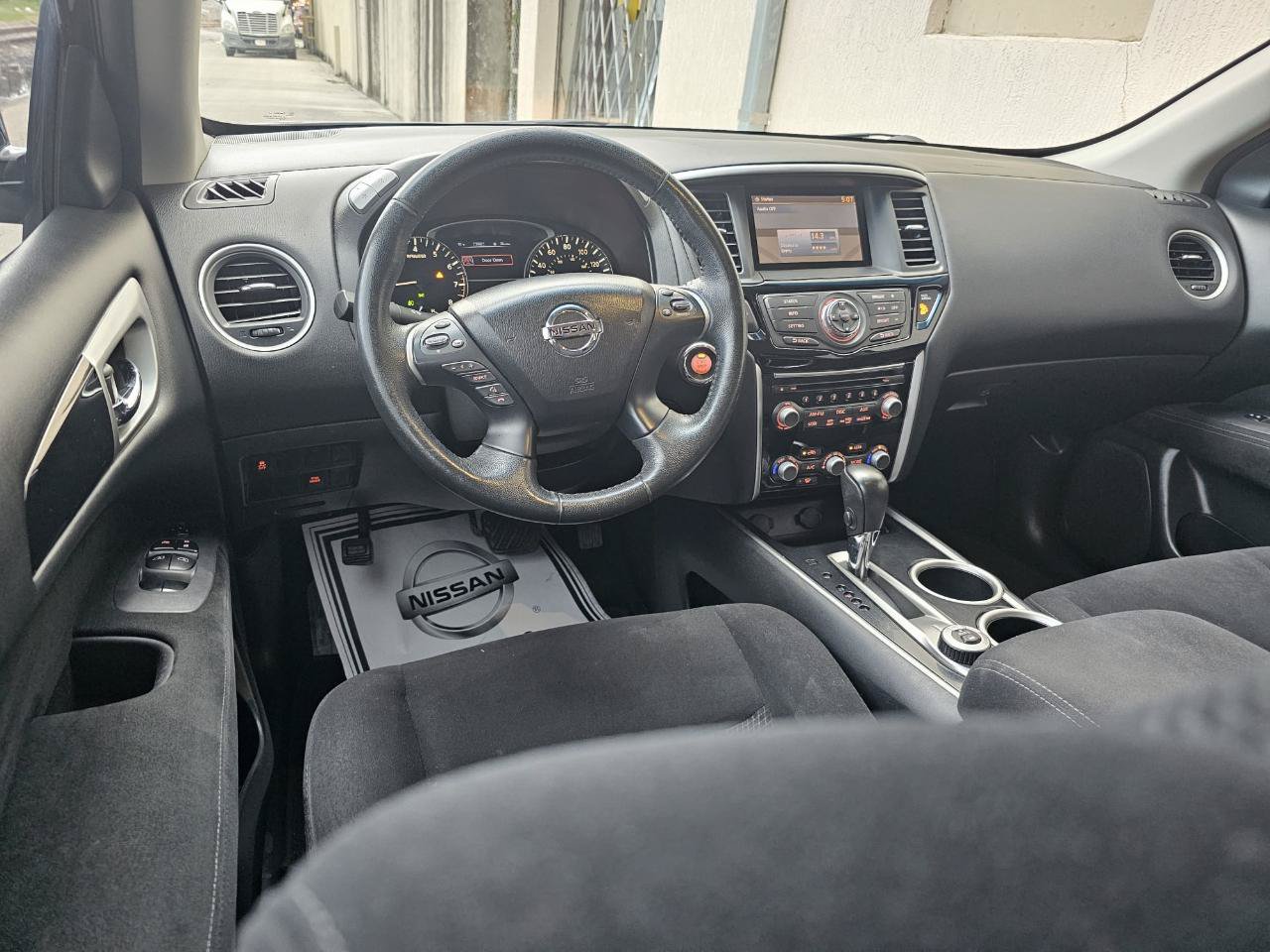 Used 2015 Nissan Pathfinder SV FWD image 21