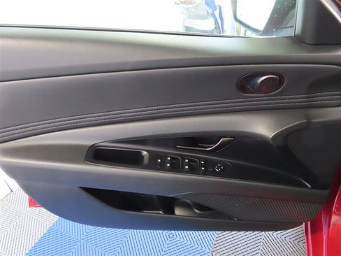 Used 2025 Hyundai Elantra Sport FWD image 10
