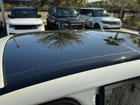 Used 2020 Land Rover Range Rover Velar S image 33